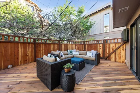 $998,000 | 11 Hawks Hill Court, Oakland, CA 94618