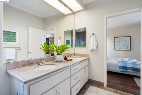 $998,000 | 11 Hawks Hill Court, Oakland, CA 94618