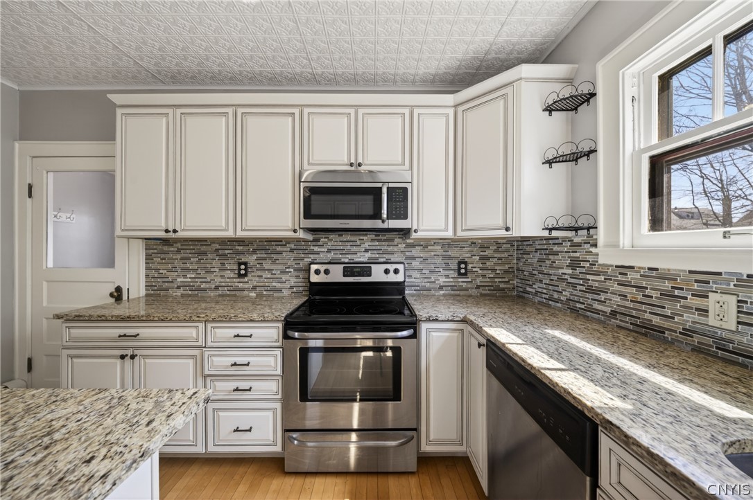 411 Robineau Road Syracuse, NY 13207 - Photo 24 of 50 Ample counter space for food prep!