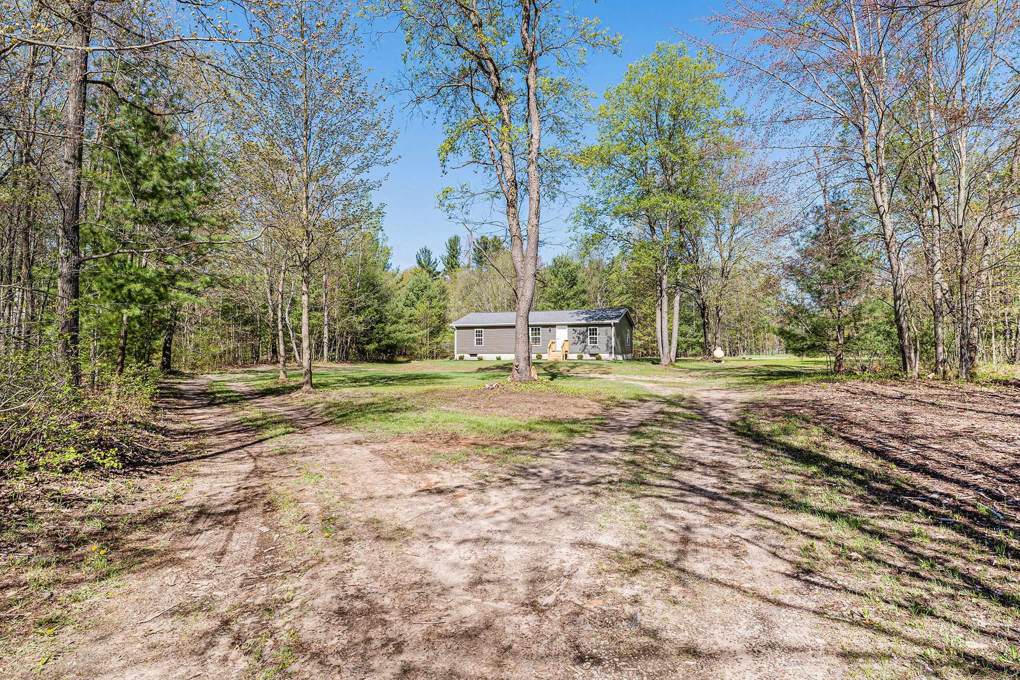 3218 South 41 Road Cadillac, MI 49601 - Photo 32 of 33