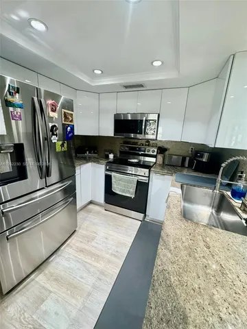 $369,000 | 8810 Southwest 123rd Court, Unit M202, Miami, FL 33186