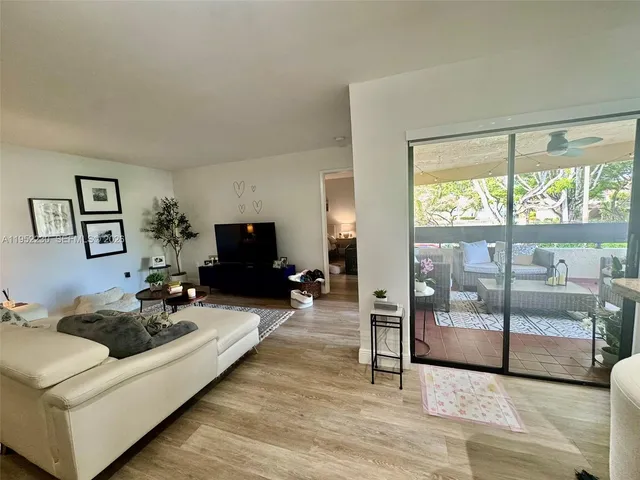 $369,000 | 8810 Southwest 123rd Court, Unit M202, Miami, FL 33186