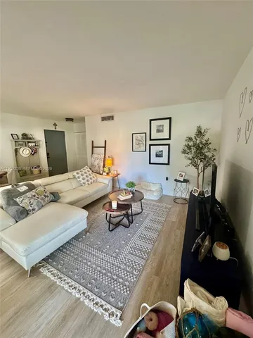 $369,000 | 8810 Southwest 123rd Court, Unit M202, Miami, FL 33186