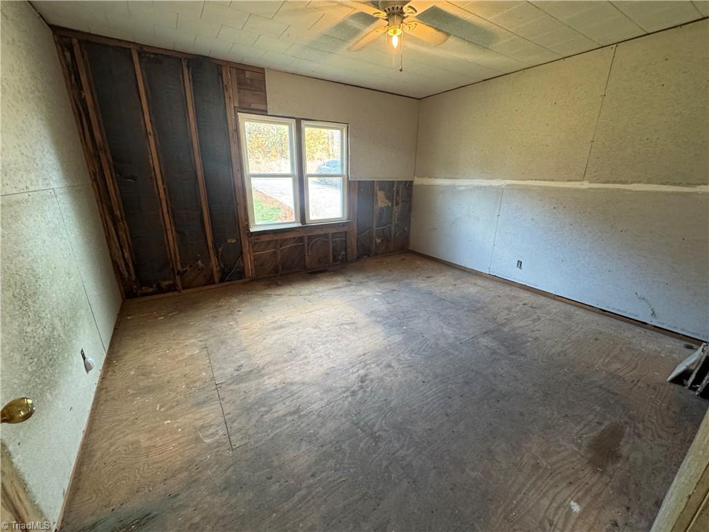 1076 Clingman Road Ronda, NC 28670 - Photo 12 of 15 Gallery Image 12