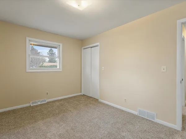 $230,000 | 8420 Bobolink Drive, Machesney Park, IL 61115