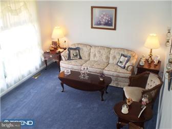 702 Cypress Road Warminster, PA 18974 - Photo 5 of 8
