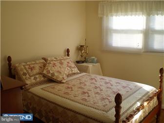 702 Cypress Road Warminster, PA 18974 - Photo 7 of 8