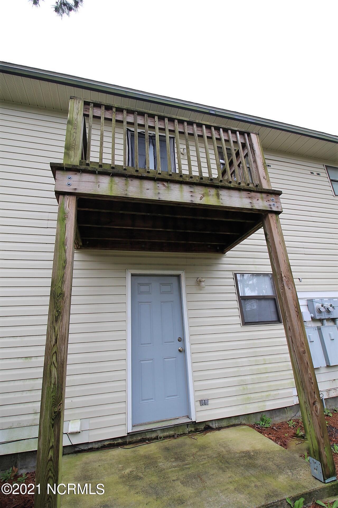 210 Shipman Road, Unit I Havelock, NC 28532 - Photo 6 of 20 Patio / Balcony