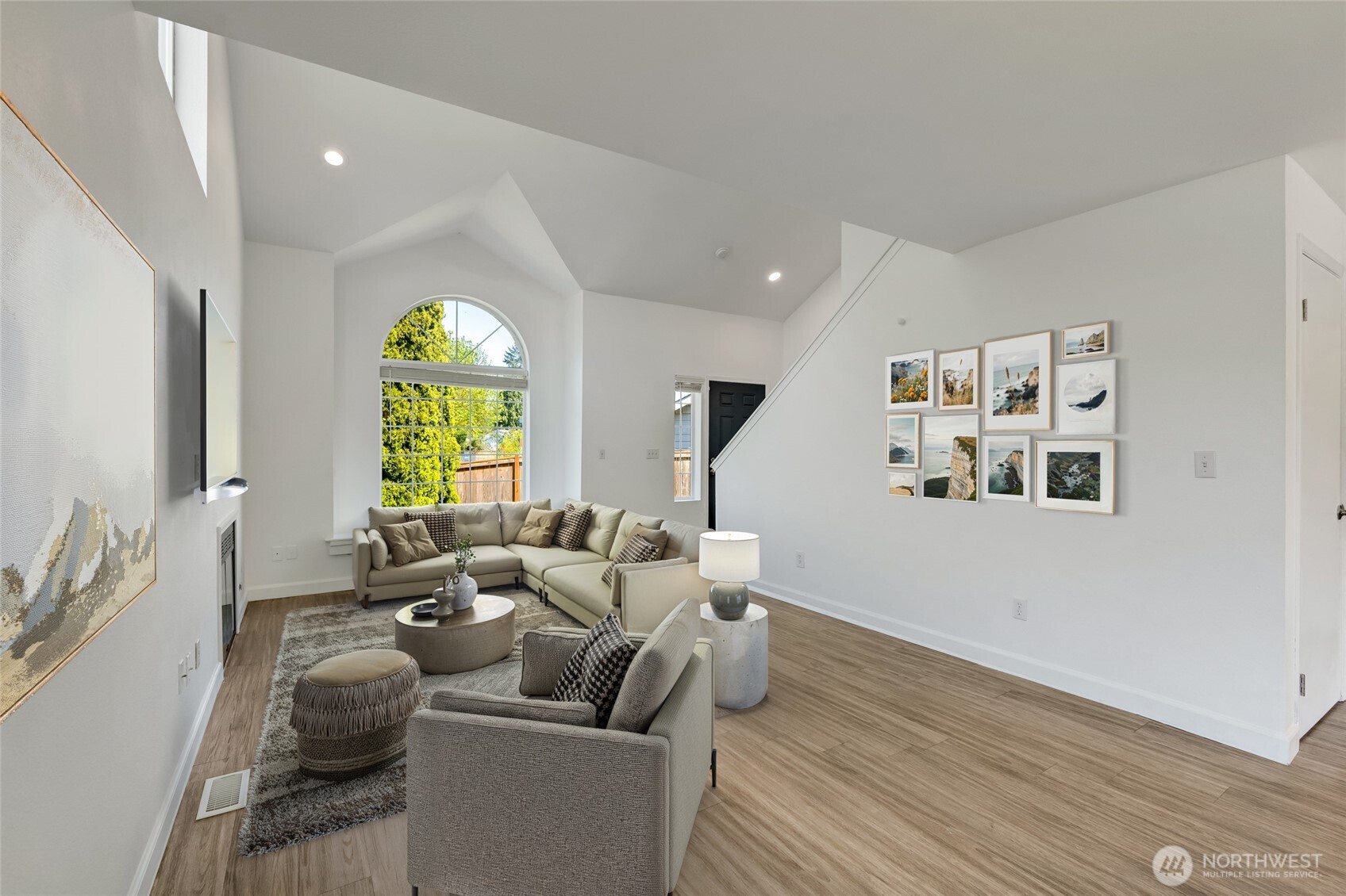 701 Rachael Place Kent, WA 98032 - Photo 3 of 35 Gallery Image 3