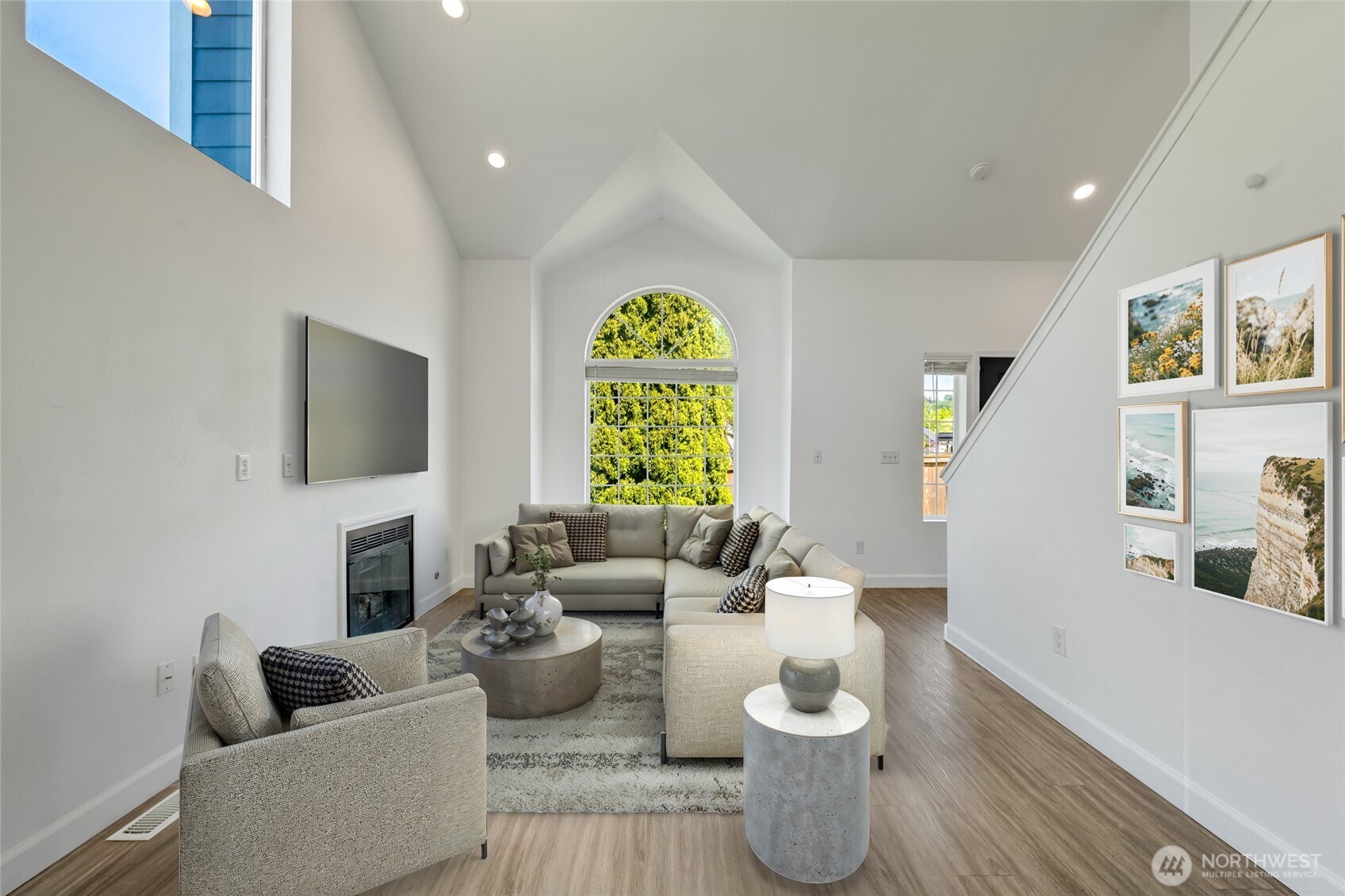 701 Rachael Place Kent, WA 98032 - Photo 4 of 35 Gallery Image 4