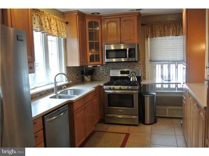 1015 Rhawn Street Philadelphia, PA 19111 - Photo 8 of 25 Kitchen