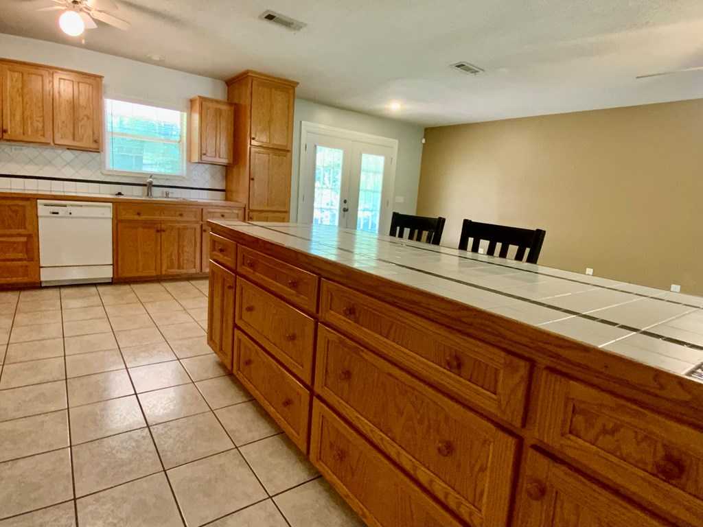 404 Springdale Drive Enterprise, AL 36330 - Photo 5 of 27