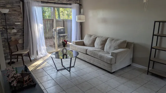 $1,300 | 216 Westwood Drive, Tallahassee, FL 32304