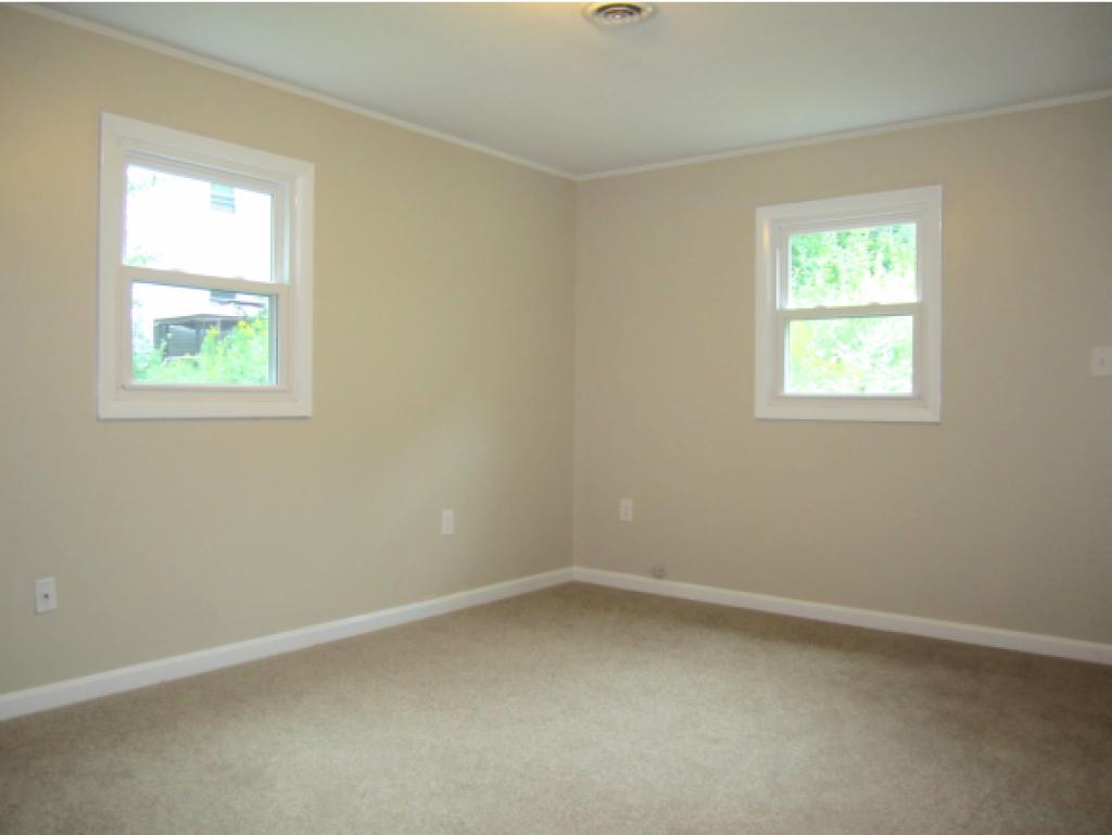 36 English Range Road Derry, NH 03038 - Photo 11 of 17