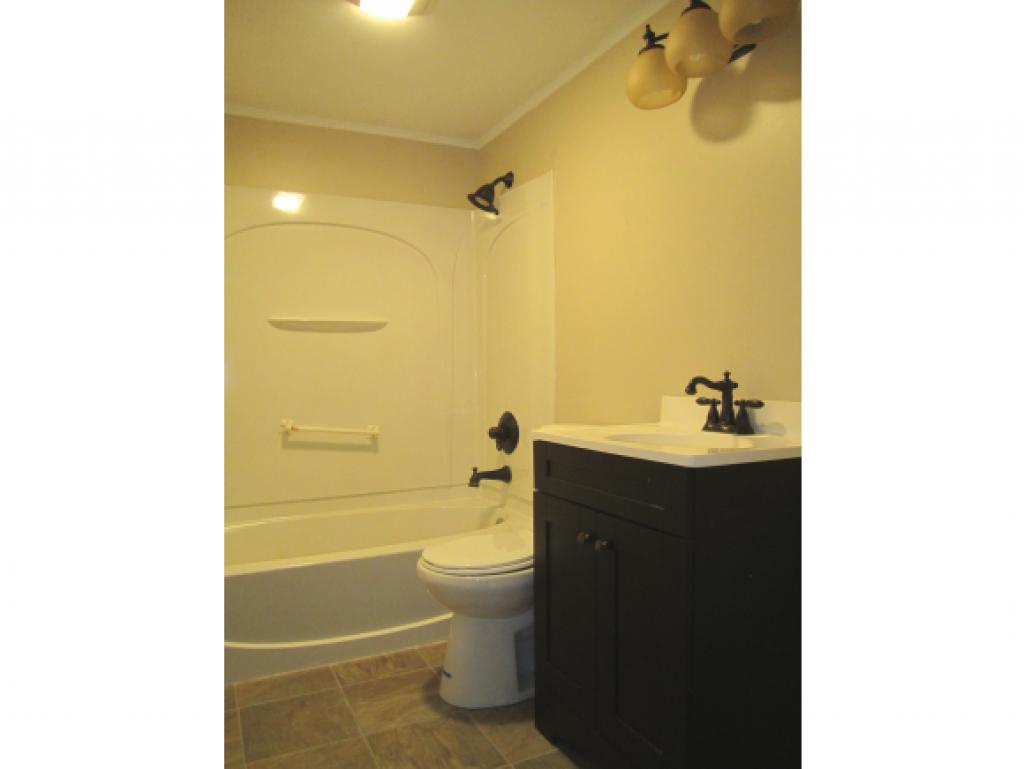 36 English Range Road Derry, NH 03038 - Photo 14 of 17