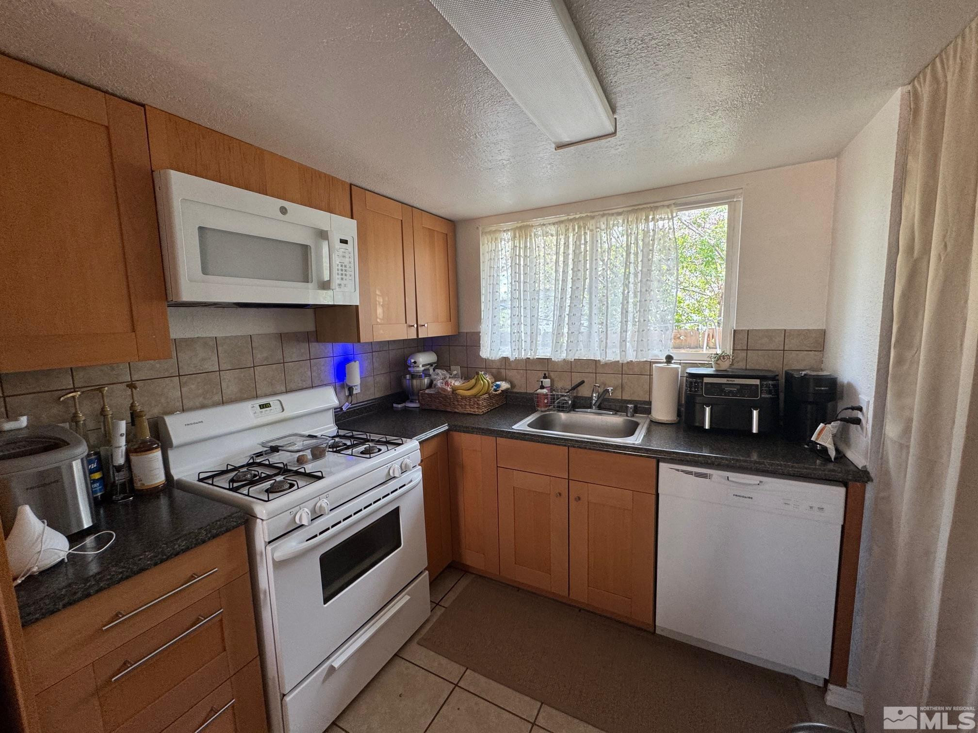 215 North Roop Street Carson City, NV 89701 - Photo 7 of 21 Photo 7