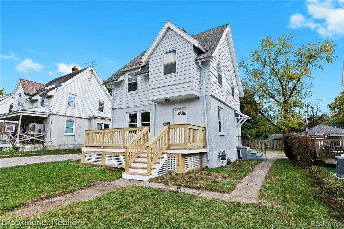 704 Perry Street Pontiac, MI 48342 - Photo 2 of 31 front right