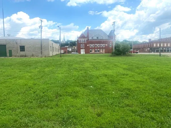 $100,000 | 521 South 6th Street, St. Joseph, MO 64501