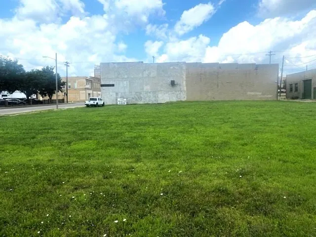 $100,000 | 521 South 6th Street, St. Joseph, MO 64501