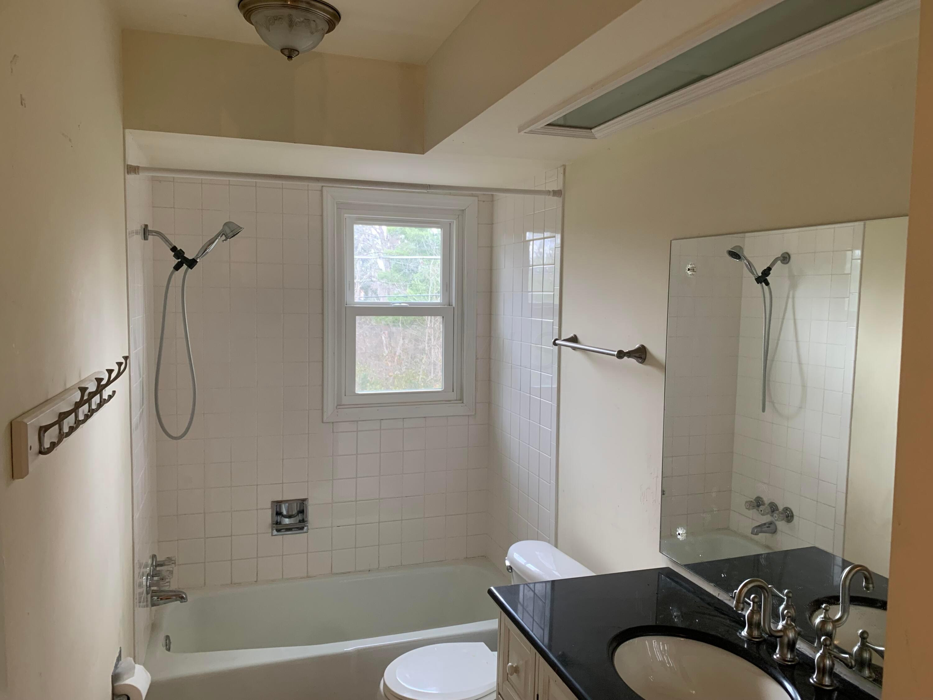 2100 Cheltenham Road Columbus, OH 43220 - Photo 10 of 13 Bathroom