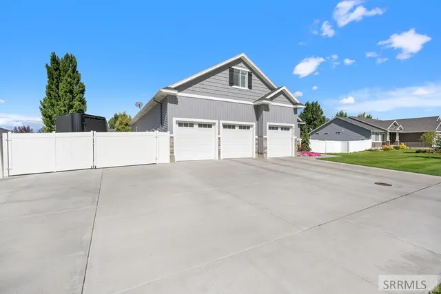 $799,000 | 4135 Hazelwood Way, Ammon, ID 83406