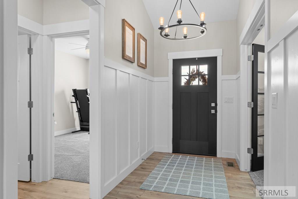 4135 Hazelwood Way Ammon, ID 83406 - Photo 6 of 92