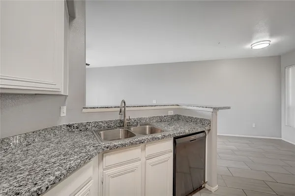 $250,000 | 7189 South Durango Drive, Unit 208, Las Vegas, NV 89113