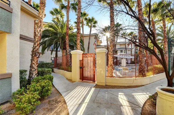 $250,000 | 7189 South Durango Drive, Unit 208, Las Vegas, NV 89113