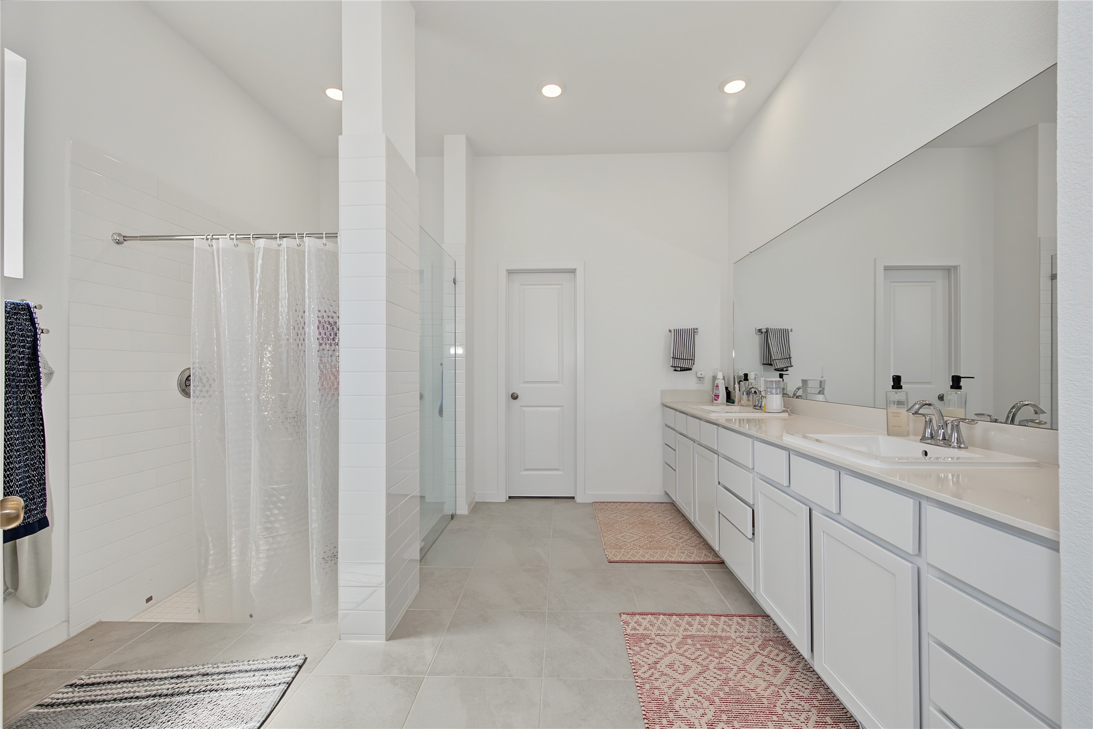 5343 Pompano Loop Baytown, TX 77521 - Photo 27 of 39 Main house - primary bathroom