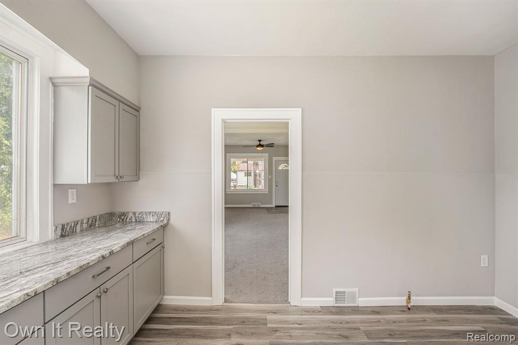 6849 Forrer Street Detroit, MI 48228 - Photo 10 of 35