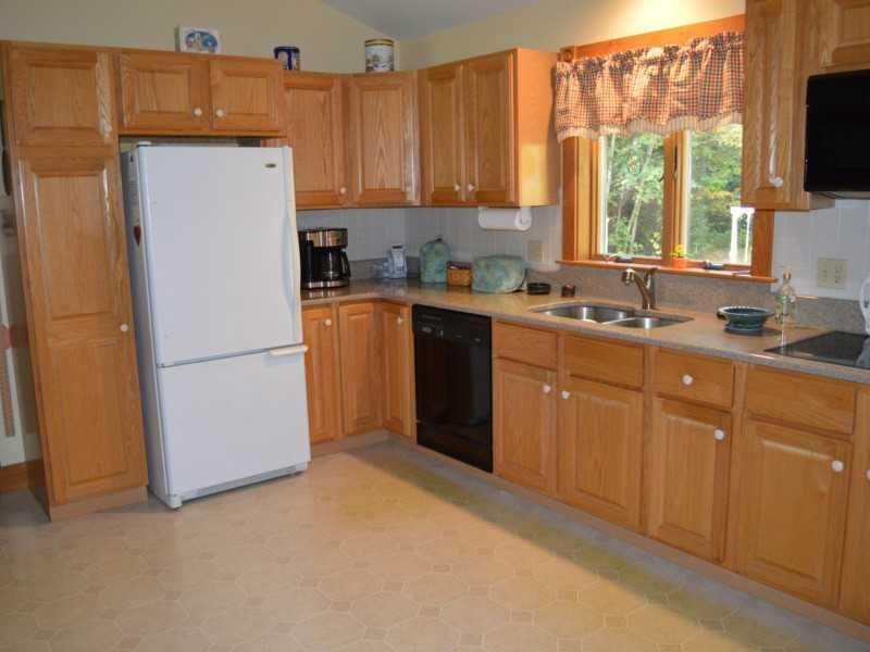 273 Yarmouth Road Gray, ME 04039 - Photo 6 of 34 Kitchen.