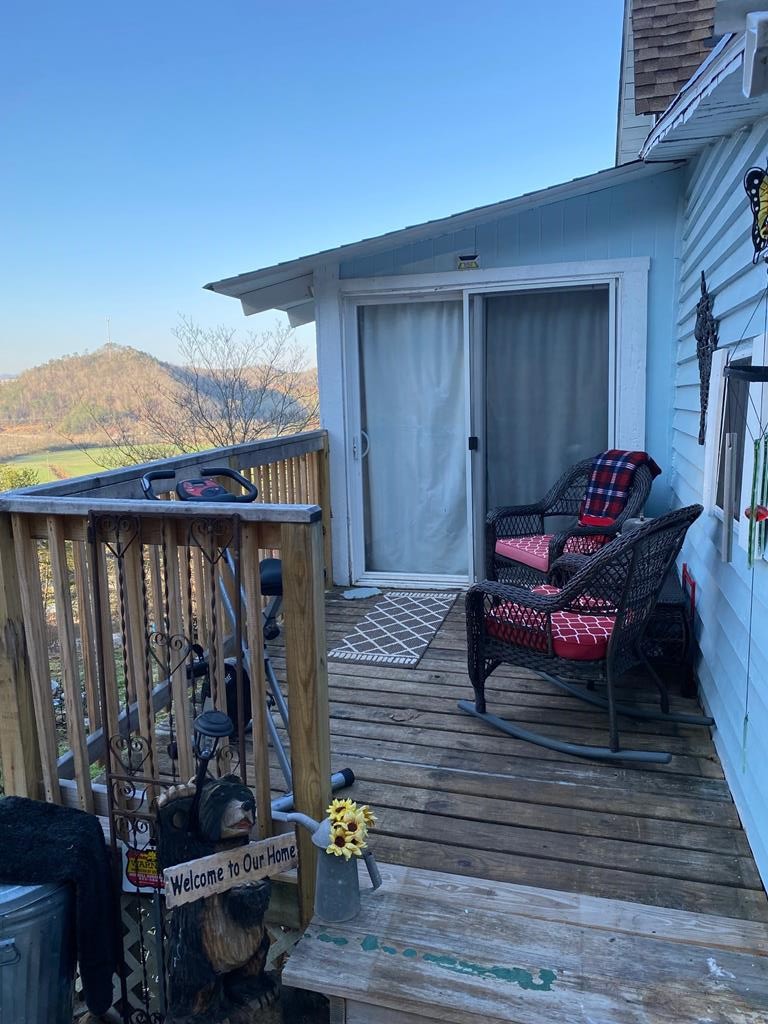 1174 Sharp Road Sevierville, TN 37876 - Photo 23 of 30 a outdoor space with hardwood