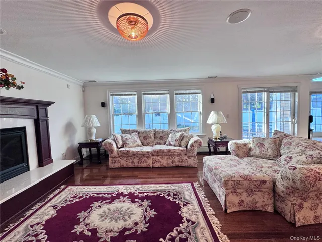 $1,780,000 | 35 Moss Lane, Jericho, NY 11753