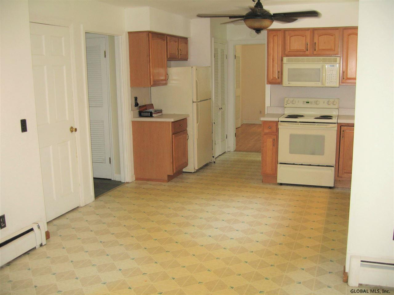 1265 Hempstead Road Niskayuna, NY 12309 - Photo 16 of 36 Photo 16