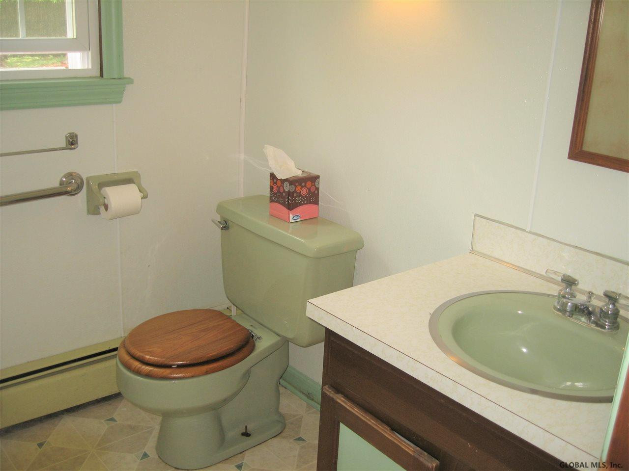 1265 Hempstead Road Niskayuna, NY 12309 - Photo 25 of 36 Photo 25