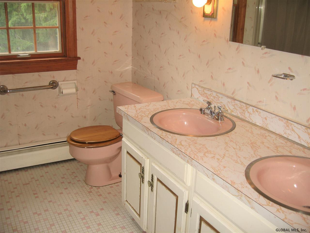 1265 Hempstead Road Niskayuna, NY 12309 - Photo 28 of 36 Photo 28