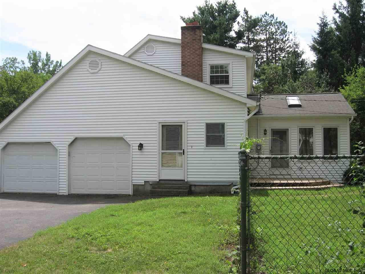 1265 Hempstead Road Niskayuna, NY 12309 - Photo 6 of 36 Fenced in backyard to right