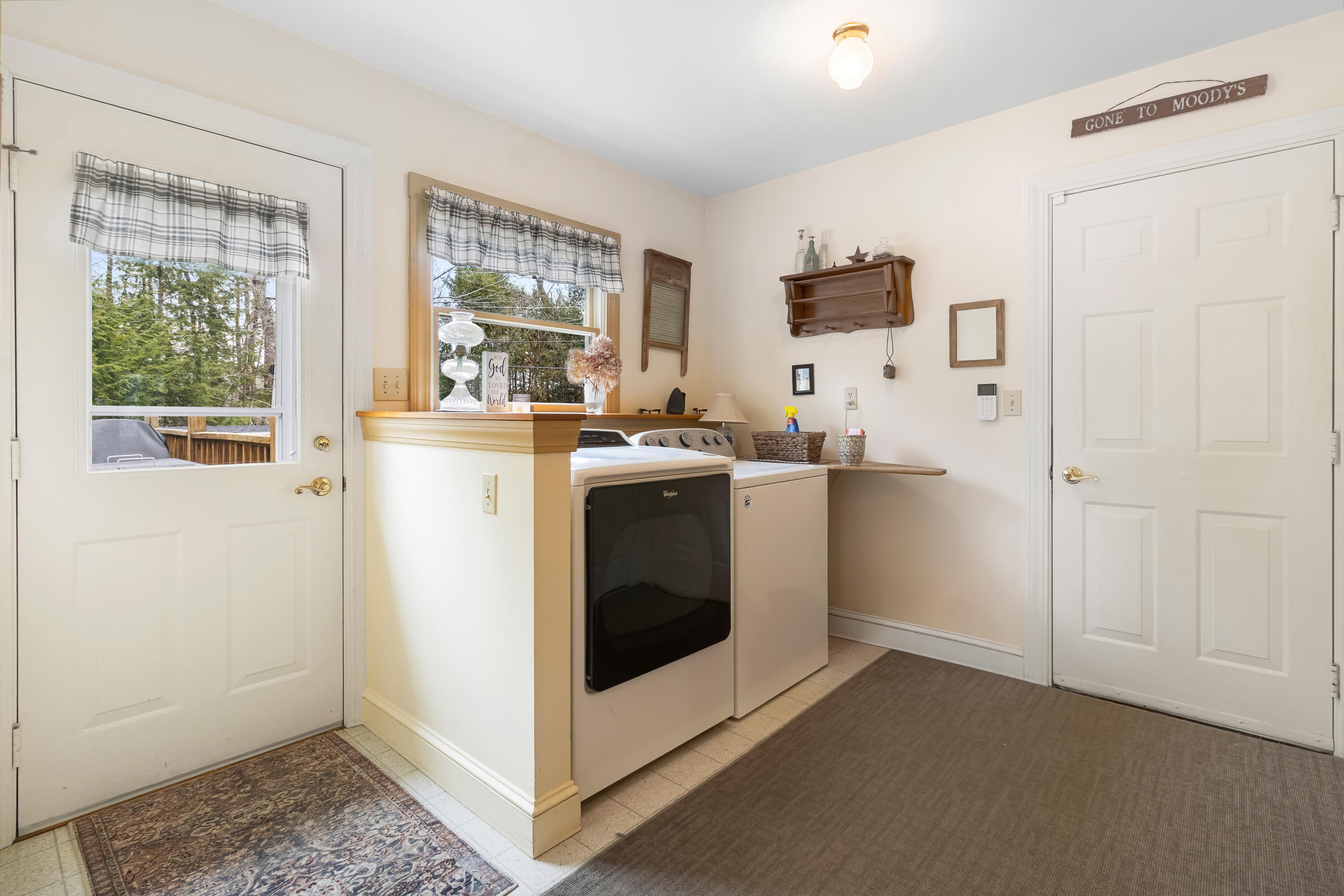 127 Moody's Island Road Nobleboro, ME 04555 - Photo 27 of 27 Laundry Room