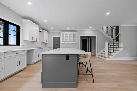 $2,199,000 | 1466 Main Street, Lynnfield, MA 01940