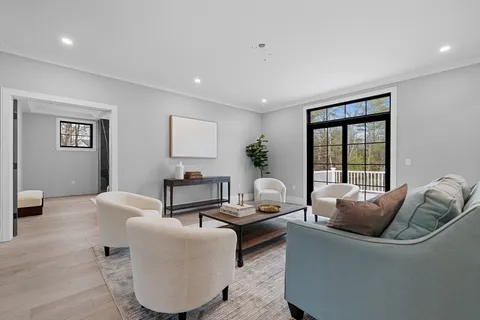 $2,199,000 | 1466 Main Street, Lynnfield, MA 01940