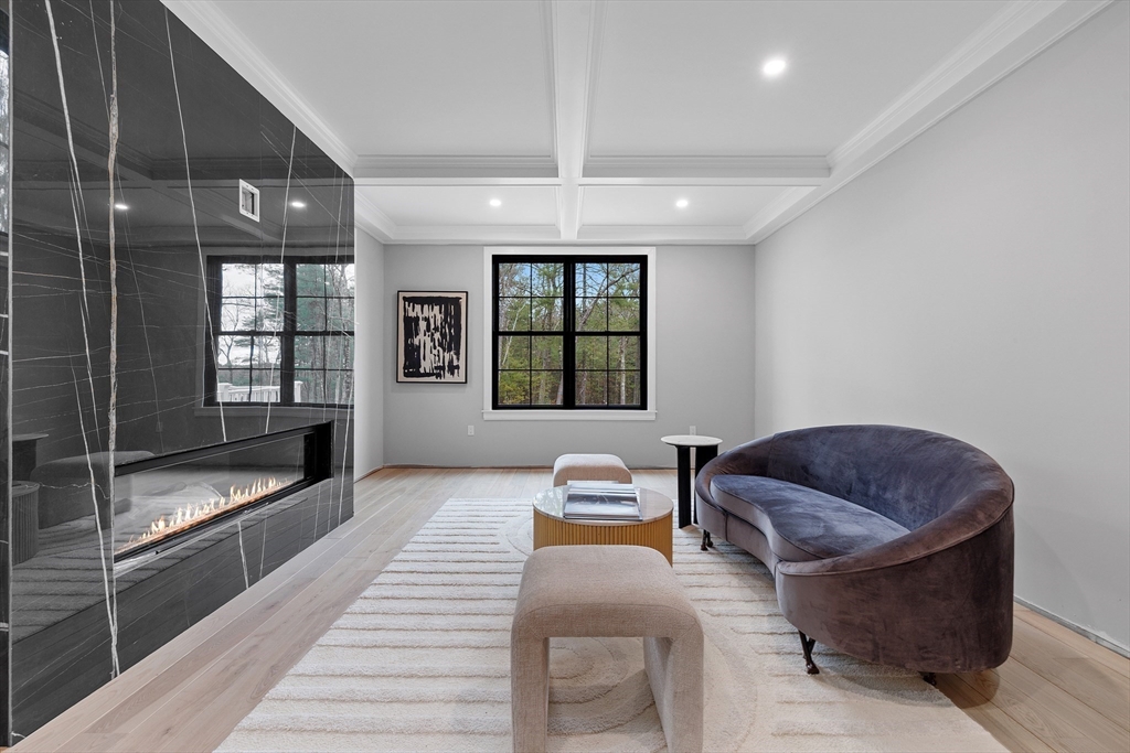 1466 Main Street Lynnfield, MA 01940 - Photo 19 of 38