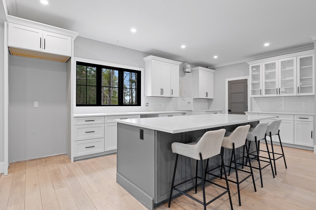 1466 Main Street Lynnfield, MA 01940 - Photo 5 of 38