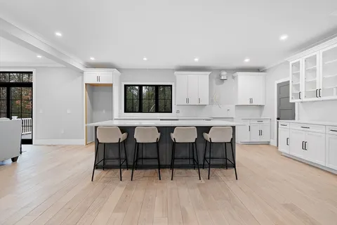 $2,199,000 | 1466 Main Street, Lynnfield, MA 01940