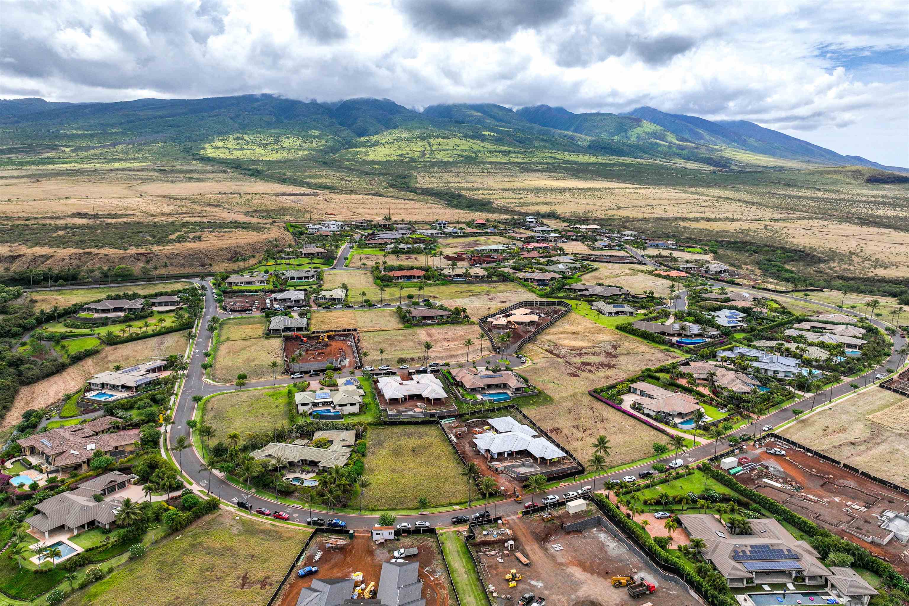 167 Anapuni Loop, Unit 26 Lahaina, HI 96761 - Photo 11 of 27 a view of a city with an ocean