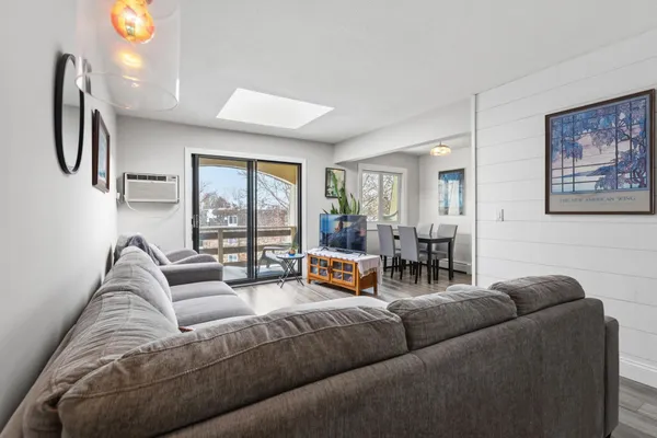 $174,900 | 4397 Wilshire Boulevard, Unit 307, Mound, MN 55364