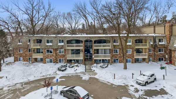 $174,900 | 4397 Wilshire Boulevard, Unit 307, Mound, MN 55364