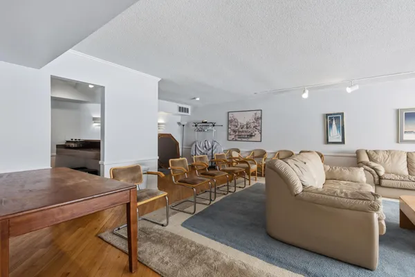 $174,900 | 4397 Wilshire Boulevard, Unit 307, Mound, MN 55364