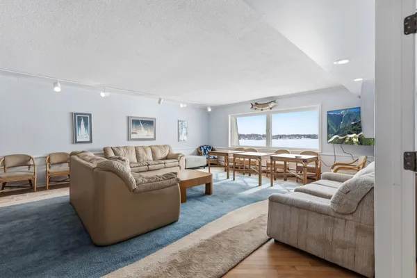 $174,900 | 4397 Wilshire Boulevard, Unit 307, Mound, MN 55364