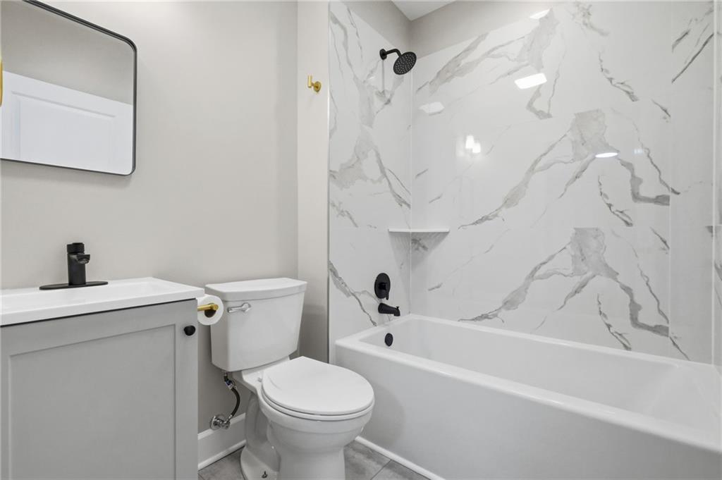 512 Pine Street Ambridge, PA 15003 - Photo 17 of 27 Attached full bath in 2nd Fl bedroom.