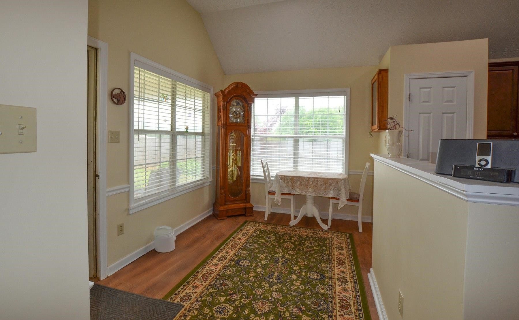 611 Gettysburg Drive Jackson, TN 38305 - Photo 11 of 19 a living room with furniture and a window